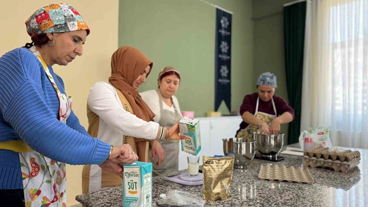 AYDIN BÜYÜKŞEHİR BELEDİYESİ TARAFINDAN HAYATA GEÇİRİLEN KADIN YAŞAM ATÖLYESİ KAPILARINI AÇARKEN...