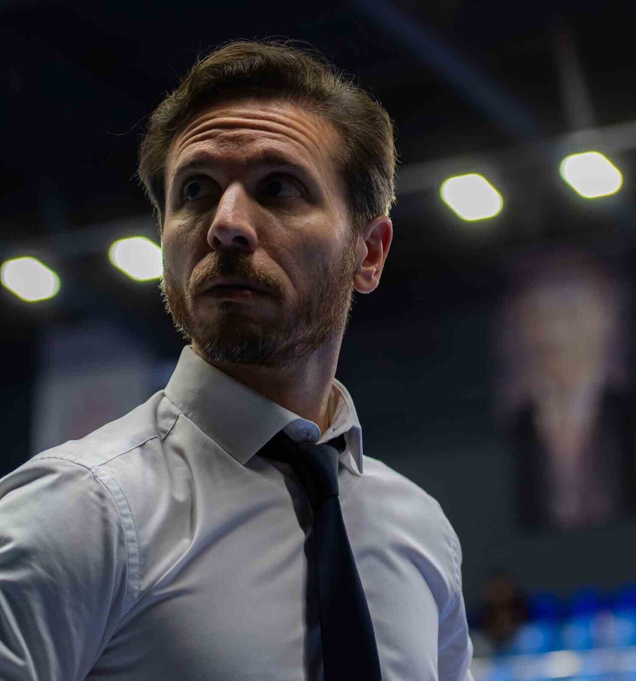 AYDIN BÜYÜKŞEHİR BELEDİYESPOR, BAŞANTRENÖR ALPER HAMURCU İLE YOLLARIN AYRILDIĞINI DUYURDU....