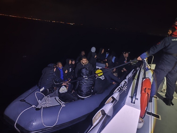 AYDIN’DA 31 DÜZENSİZ GÖÇMEN KURTARILDI