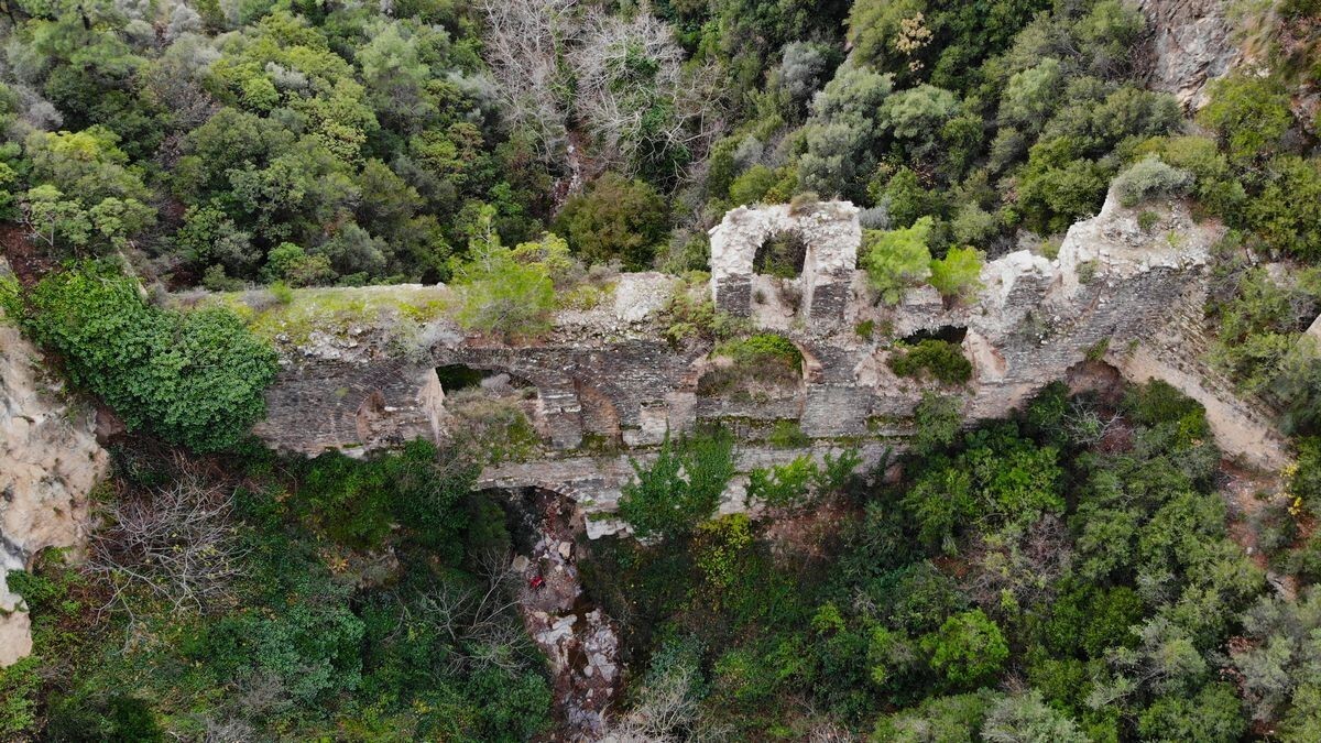 AYDIN’IN İLK YERLEŞİM YERLERİNDEN OLDUĞU DÜŞÜNÜLEN TRALLEİS ANTİK KENTİ’Nİ GEZEN DOĞASEVERLER...