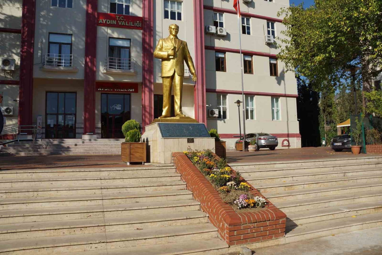 AYDIN VALİLİĞİ, VATANDAŞLARIN YILBAŞINI HUZUR VE GÜVEN İÇİNDE GEÇİRMESİ AMACIYLA GÜVENLİKTEN...