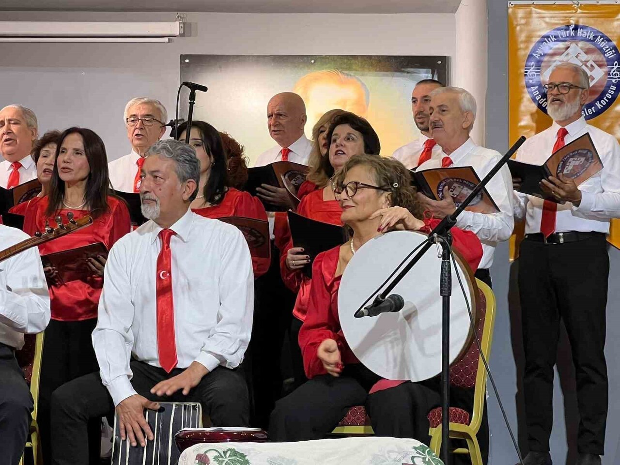 AYVALIK TÜRK HALK MÜZİĞİ ANADOLU’DAN SESLER KOROSU’NUN, "TÜRKÜLERLE KURTULUŞ DESTANI" KONSERİNE...