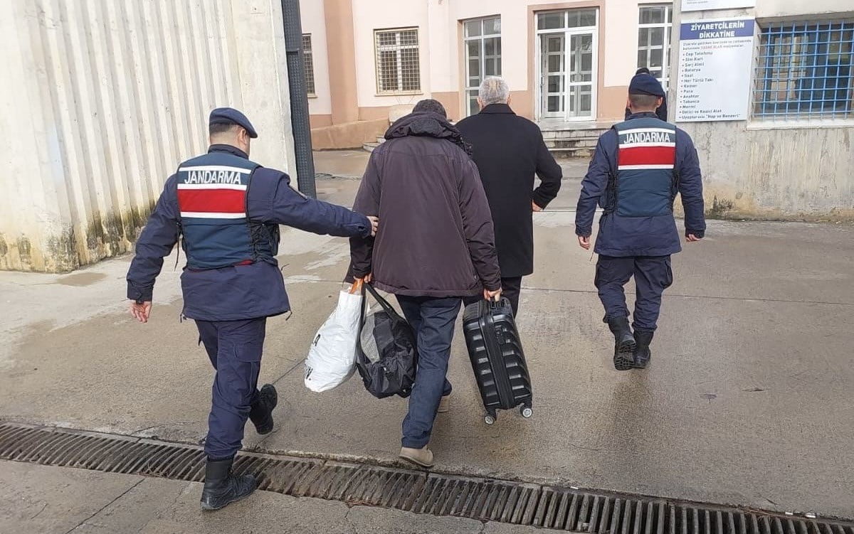 BABA D. A. VE OĞLU Ç. A. TUTUKLANARAK CEZAEVİNE TESLİM EDİLDİ.