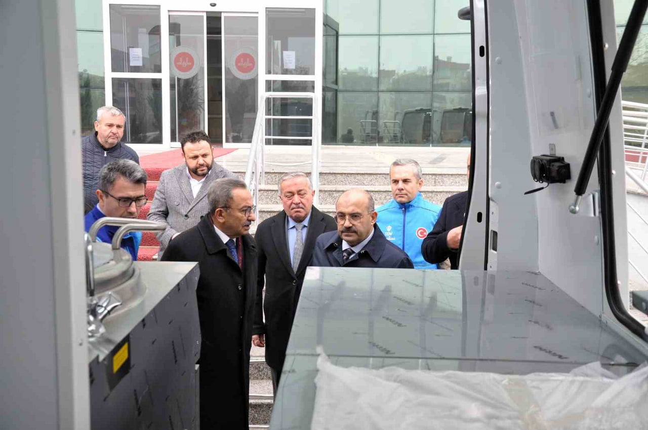 BALIKESİR'DE MOBİL İKRAM ARACI HİZMETE ALINDI