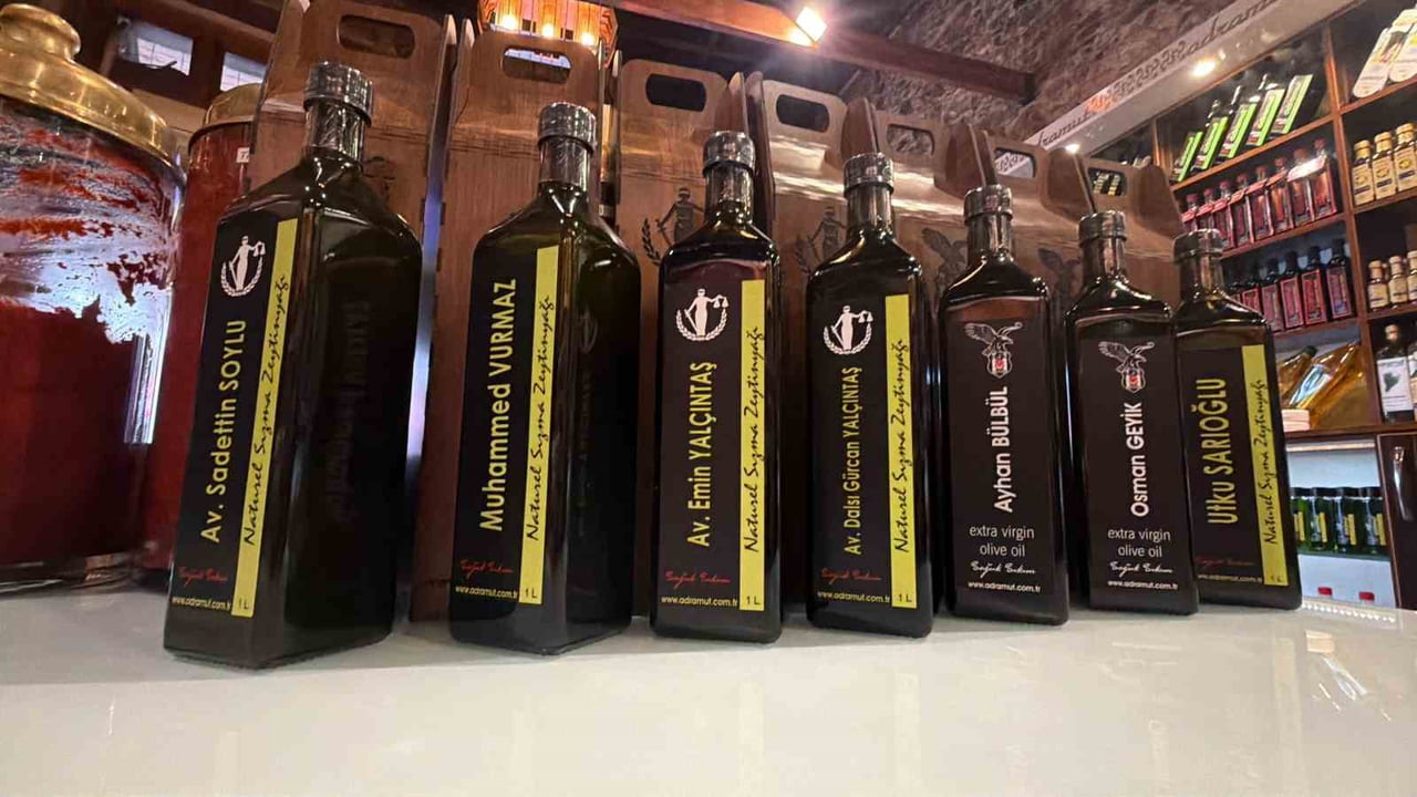 BALIKESİR'İN EDREMİT İLÇESİNDE ZEYTİNYAĞI SEKTÖRÜ TEMSİLCİLERİNDEN EFE YILDIRIM, YENİ YIL...