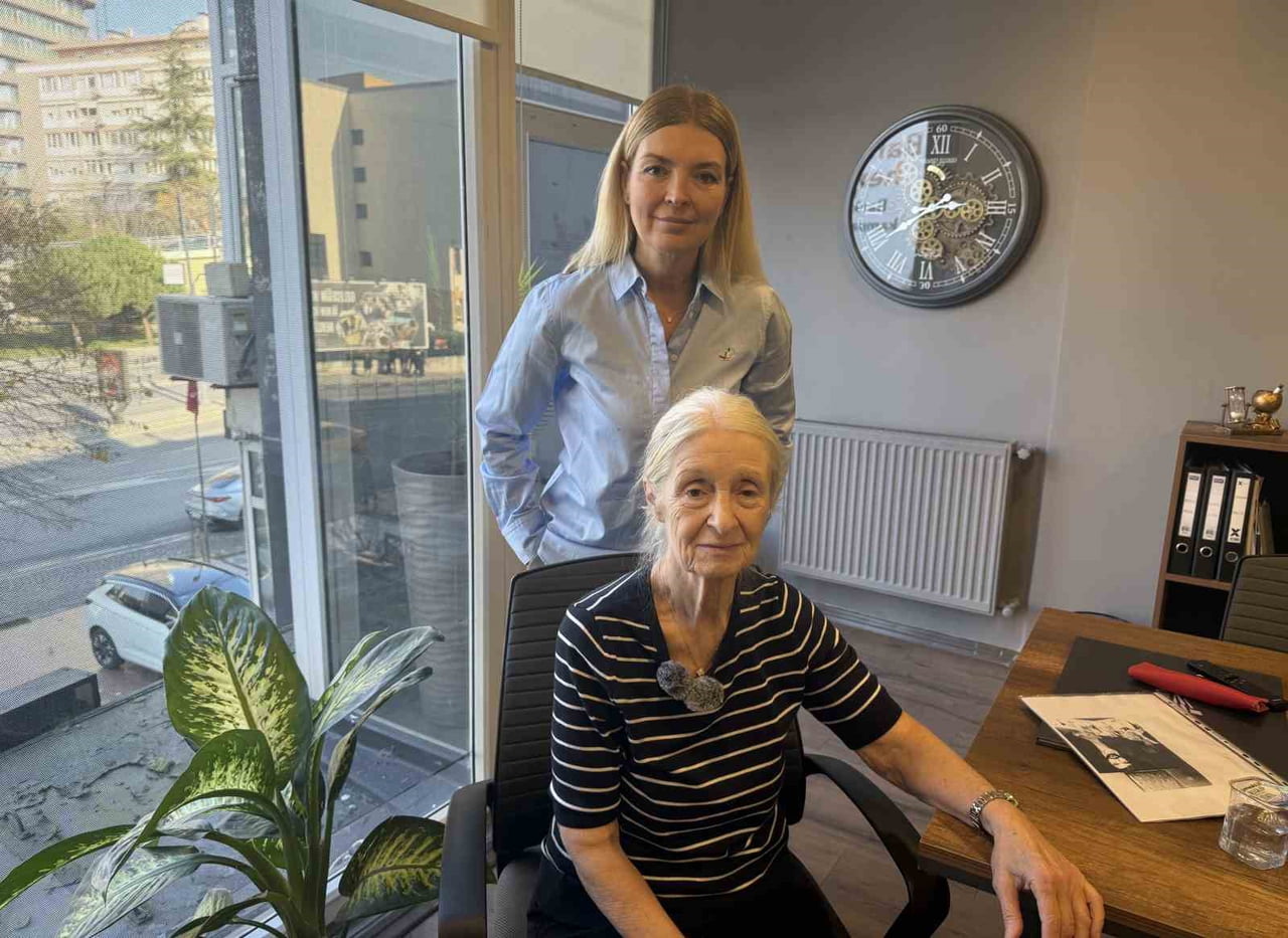 BANU NEBİOĞLU VE  ZEHRA NEBİOĞLU