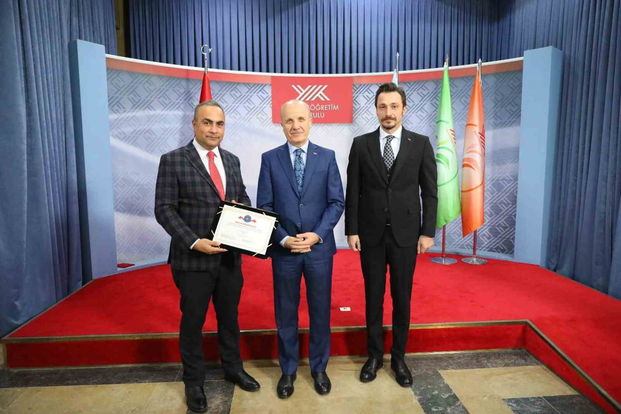 BARÜ’NÜN 7 PROGRAMI "ENGELSİZ ÜNİVERSİTE PROGRAM NİŞANI" ALDI