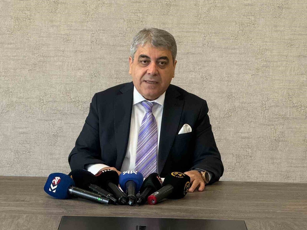 BASIN AÇIKLAMASI YAPAN AKBAŞ, 2025 YILI, ÜLKEMİZ AÇISINDAN ZORLUKLARIN YANI SIRA ÖNEMLİ FIRSATLARI...