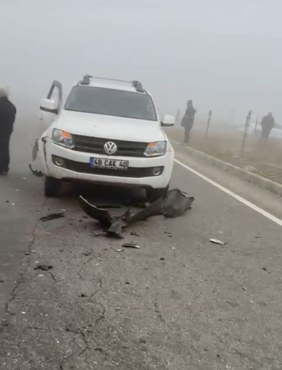 BATMAN’DA ZİNCİRLEME TRAFİK KAZASI: 2’SİBATMAN-KOZLUK KARAYOLU DÖVECİK KÖYÜ KAVŞAĞINDA, YOĞUN SİS...