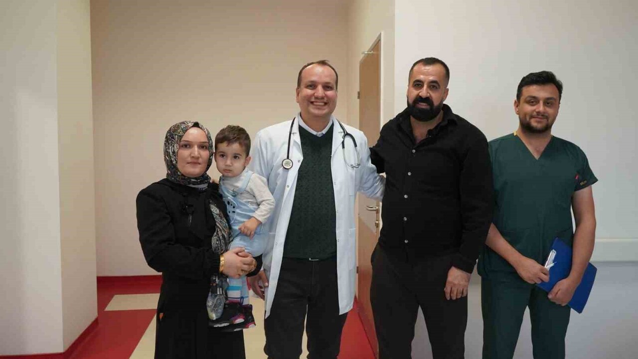 BATMAN EĞİTİM VE ARAŞTIRMA HASTANESİ’NE 3 ADET MIKNATIS YUTMA ŞİKÂYETİYLE GETİRİLEN 1,5 YAŞINDAKİ...