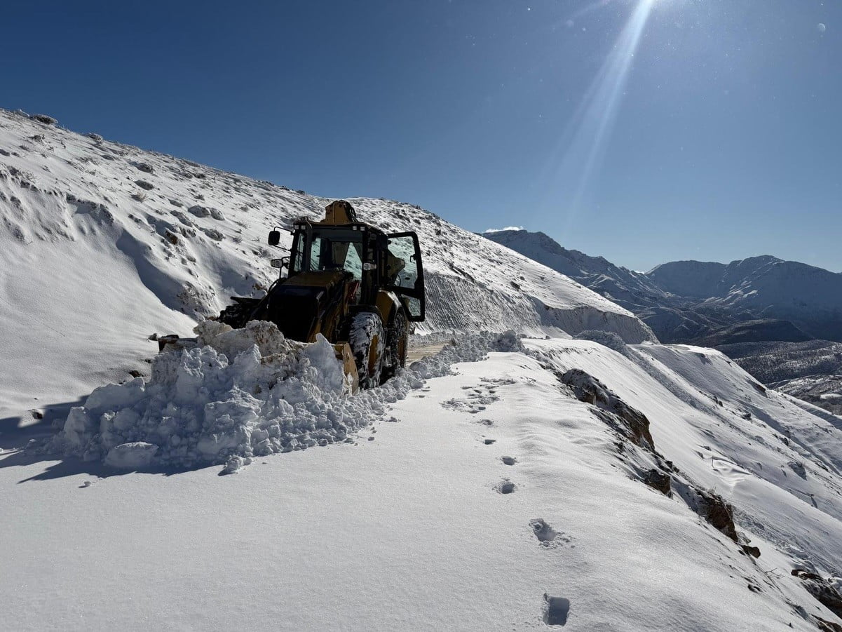 BATMAN GENELİNDE ETKİLİ OLAN KAR YAĞIŞI VE ARDINDAN OLUŞAN BUZLANMA, ÇOK SAYIDA KÖY VE MEZRA...