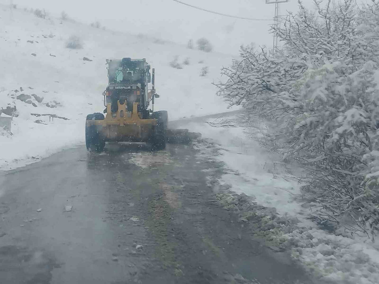 BATTALGAZİ BELEDİYESİ'NDEN KAR YAĞIŞINA KARŞI HIZLI MÜDAHALE
