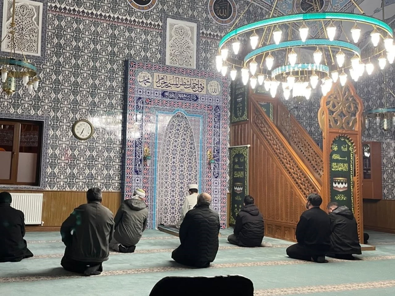 BAYBURT’TA ÜNİVERSİTE ÖĞRENCİLERİ CAMİLERDE İMAMLIK VE MÜEZZİNLİK YAPTI