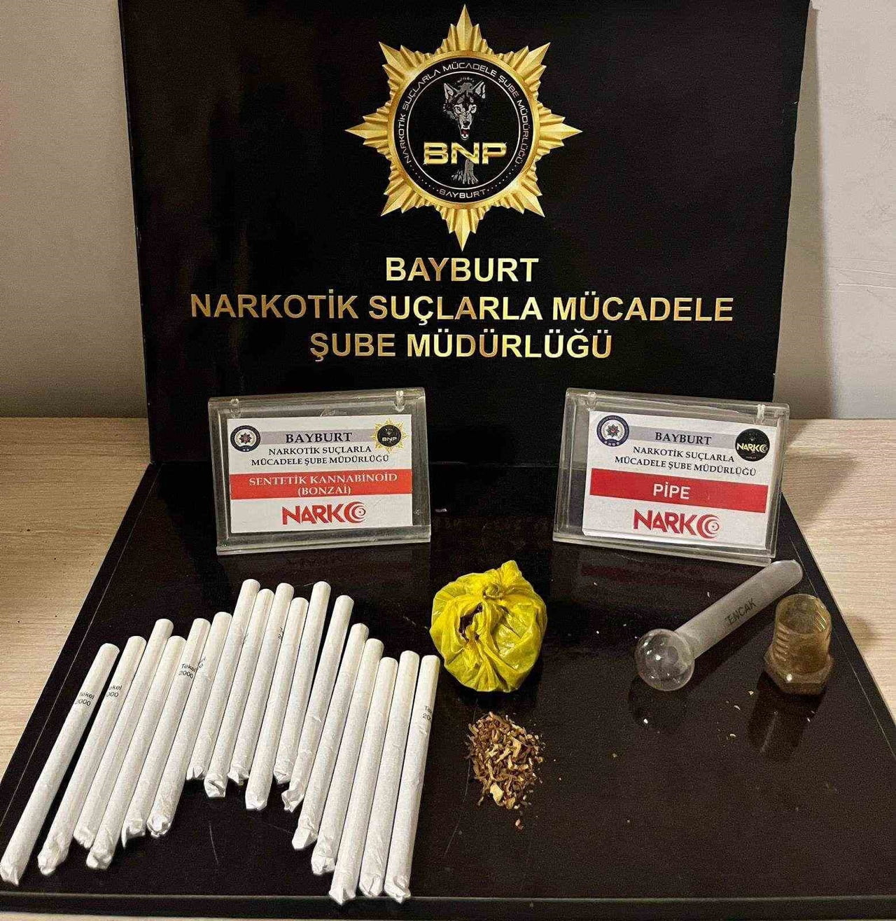 BAYBURT’TA UYUŞTURUCU OPERASYONUNDA BONZAİ VE LYRİCA ELE GEÇİRİLDİ