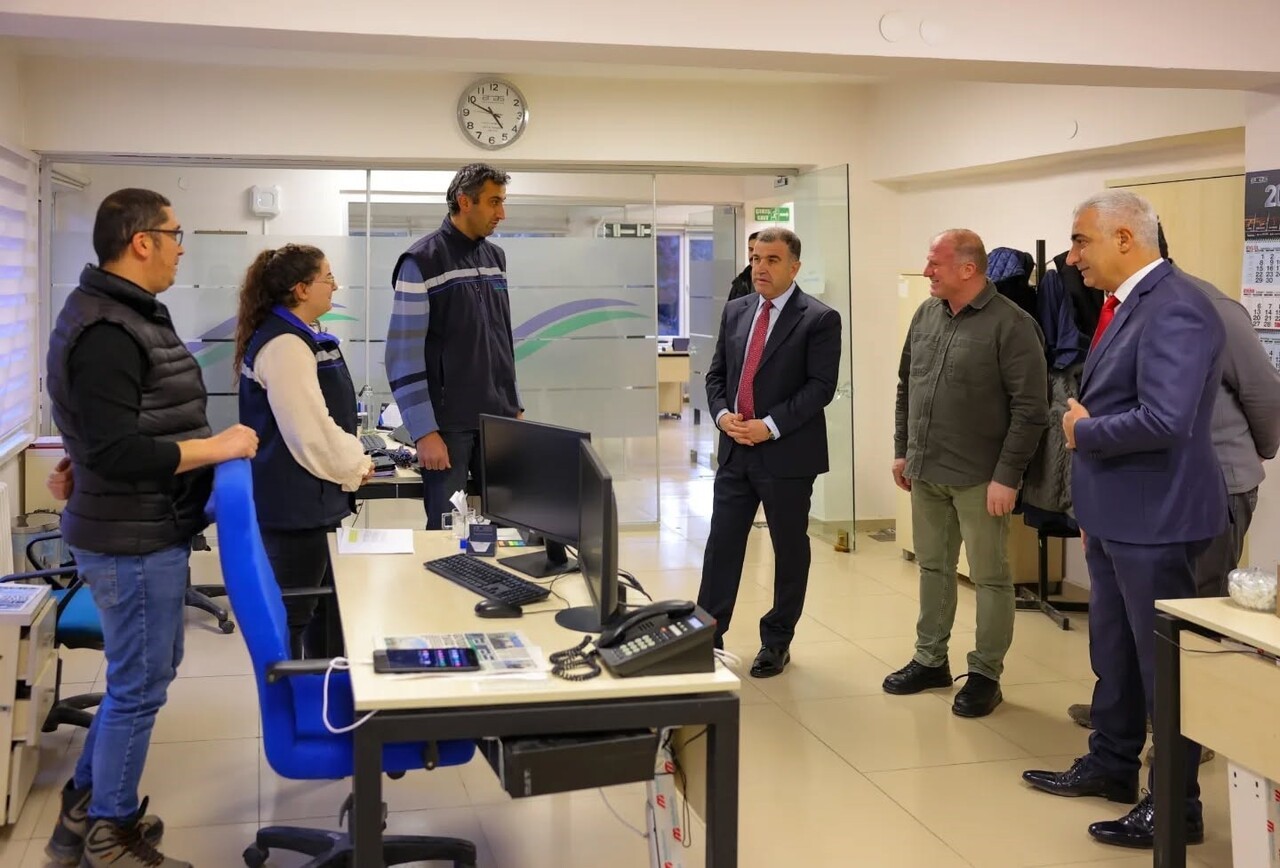 BAYBURT VALİSİ MUSTAFA ELDİVAN, KENTTE ENERJİ ALTYAPISININ GÜÇLENDİRİLMESİNE YÖNELİK ÇALIŞMALARI...