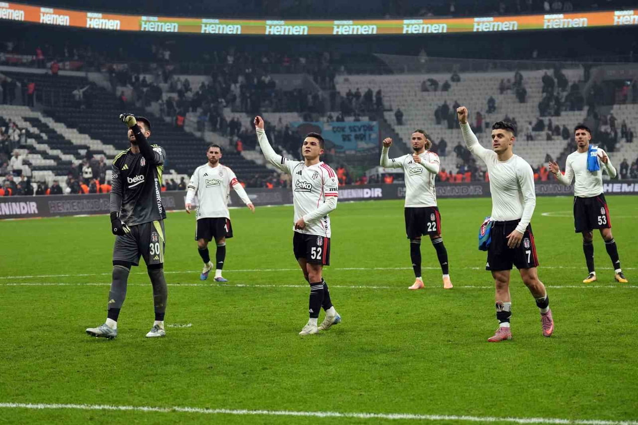 BEŞİKTAŞ, ÇAYKUR RİZESPOR’U MAĞLUP EDEREK İÇ SAHADA 4 MAÇ SONRA GALİBİYET ALDI.