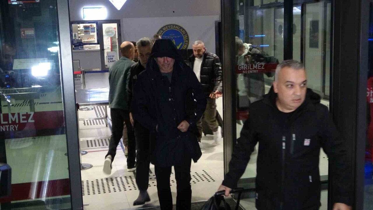 BEŞİKTAŞ, TRENDYOL SÜPER LİG'İN 16. HAFTASINDA DEPLASMANDA OYNAYACAĞI TRABZONSPOR MAÇI İÇİN KENTE...