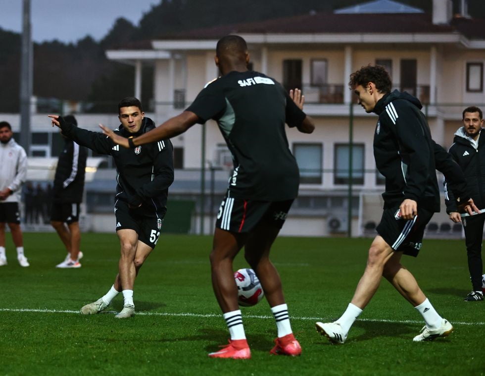 BEŞİKTAŞ, ZİRAAT TÜRKİYE KUPASI’NDA YARIN FENERBAHÇE İLE OYNAYACAĞI MAÇIN HAZIRLIKLARINI, BU AKŞAM...