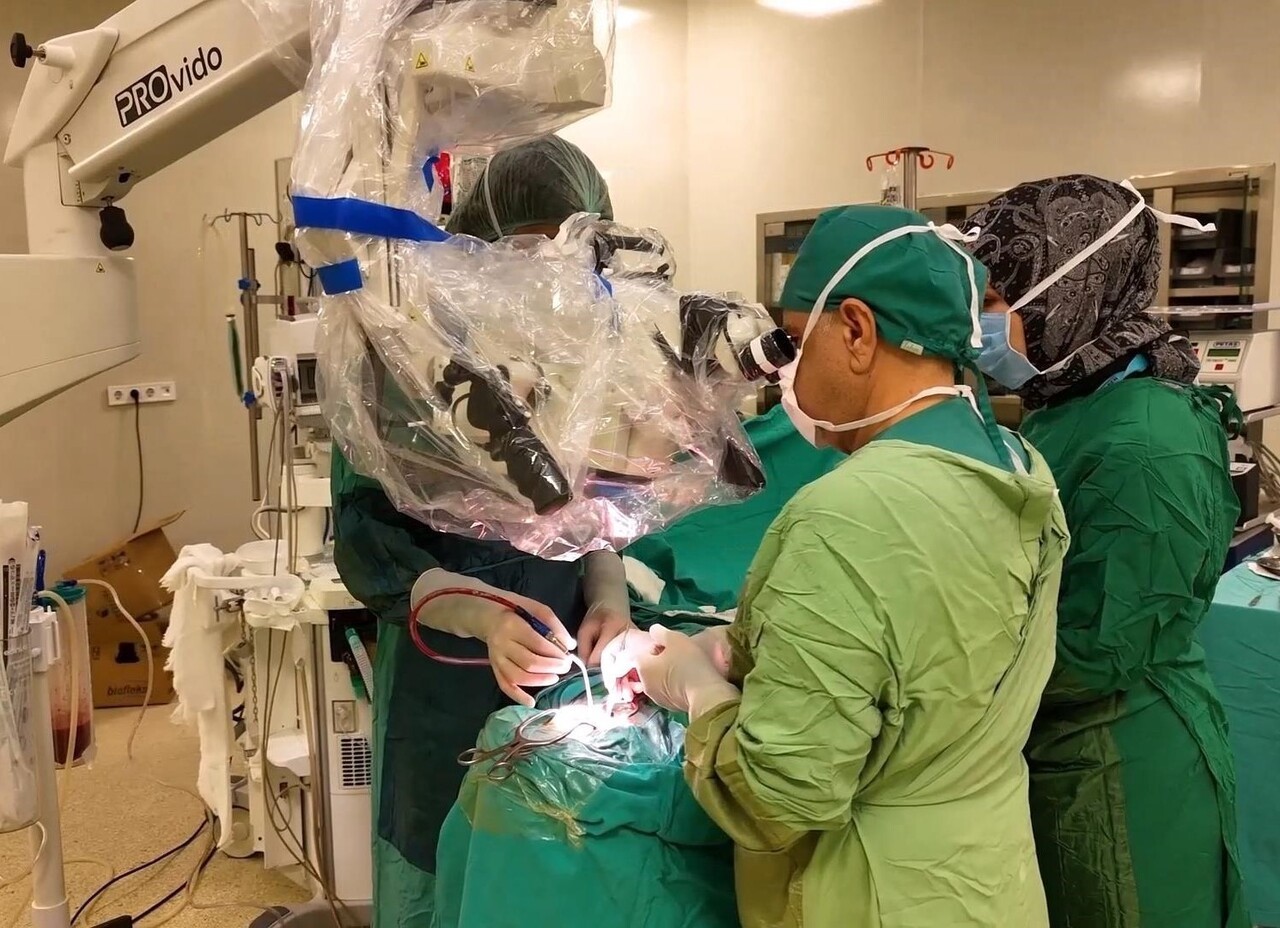 BEYİN VE SİNİR CERRAHİSİ HASTALIKLARI UZMANI PROF. DR. FATİH SERHAT EROL, "ÖZELLİKLE GECELERİ VE...