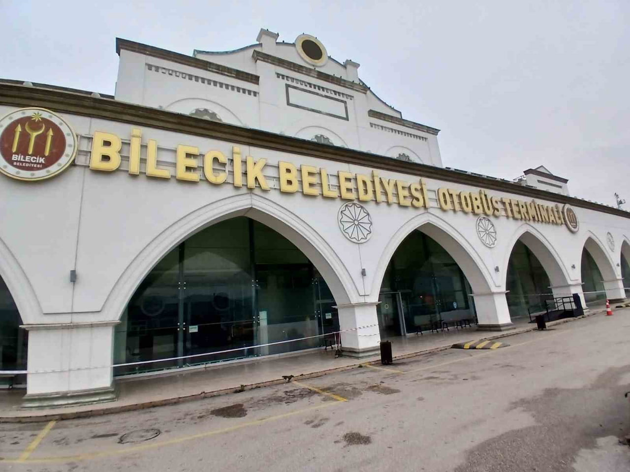 BİLECİK'TE 2022 YILINDA ALÇI TAVANI ÇÖKEN ŞEHİRLERARASI OTOBÜS TERMİNALİ'Nİ YAĞMURUN ARDINDAN...
