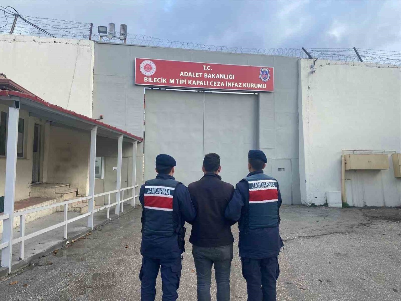 BİLECİK'TE ARANAN ŞAHIS YAKALANDI