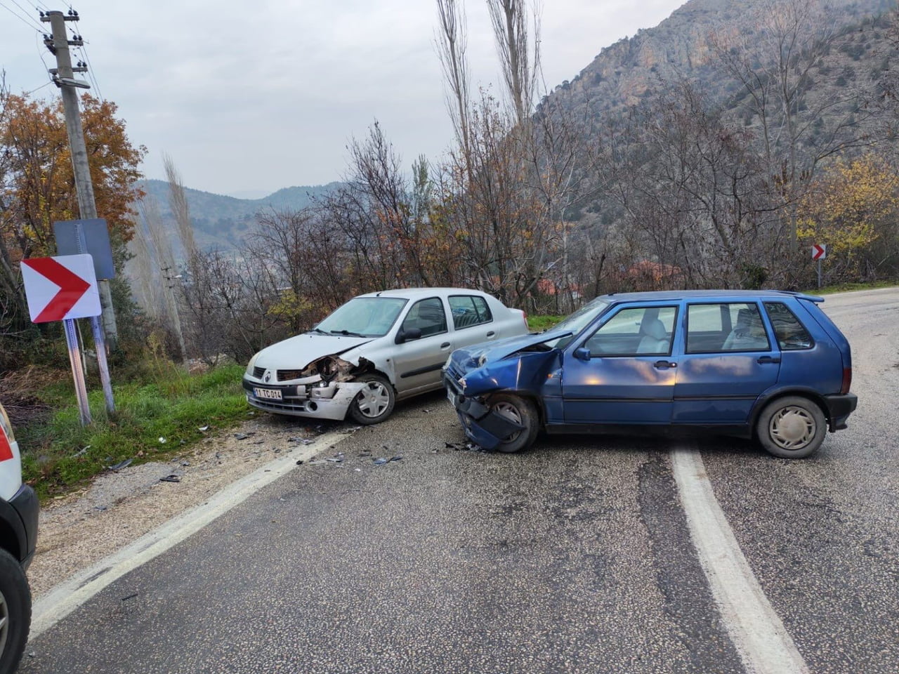BİLECİK'TE MEYDANA GELEN TRAFİK KAZASINDA 1 KİŞİ YARALANDI