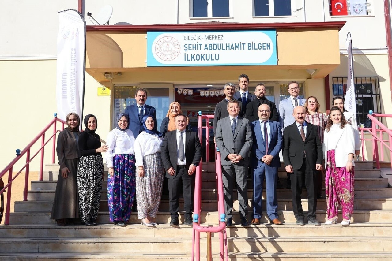 BİLECİK'TE TUTUM, YATIRIM VE TÜRK MALLARI HAFTASI ÇERÇEVESİNDE ÖĞRENCİLERİN HAZIRLADIĞI STANTLAR...