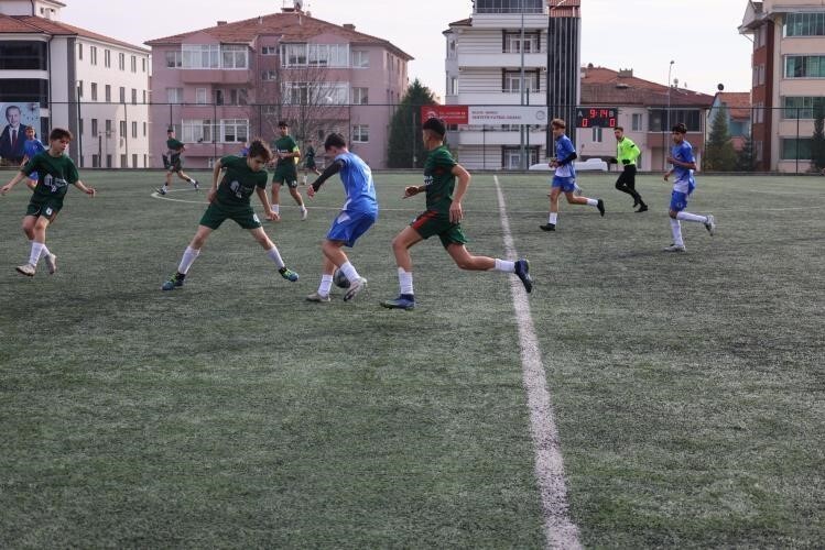 BİLECİK'TE YILDIZ ERKEKLER FUTBOL MÜSABAKALARI TAMAMLANDI