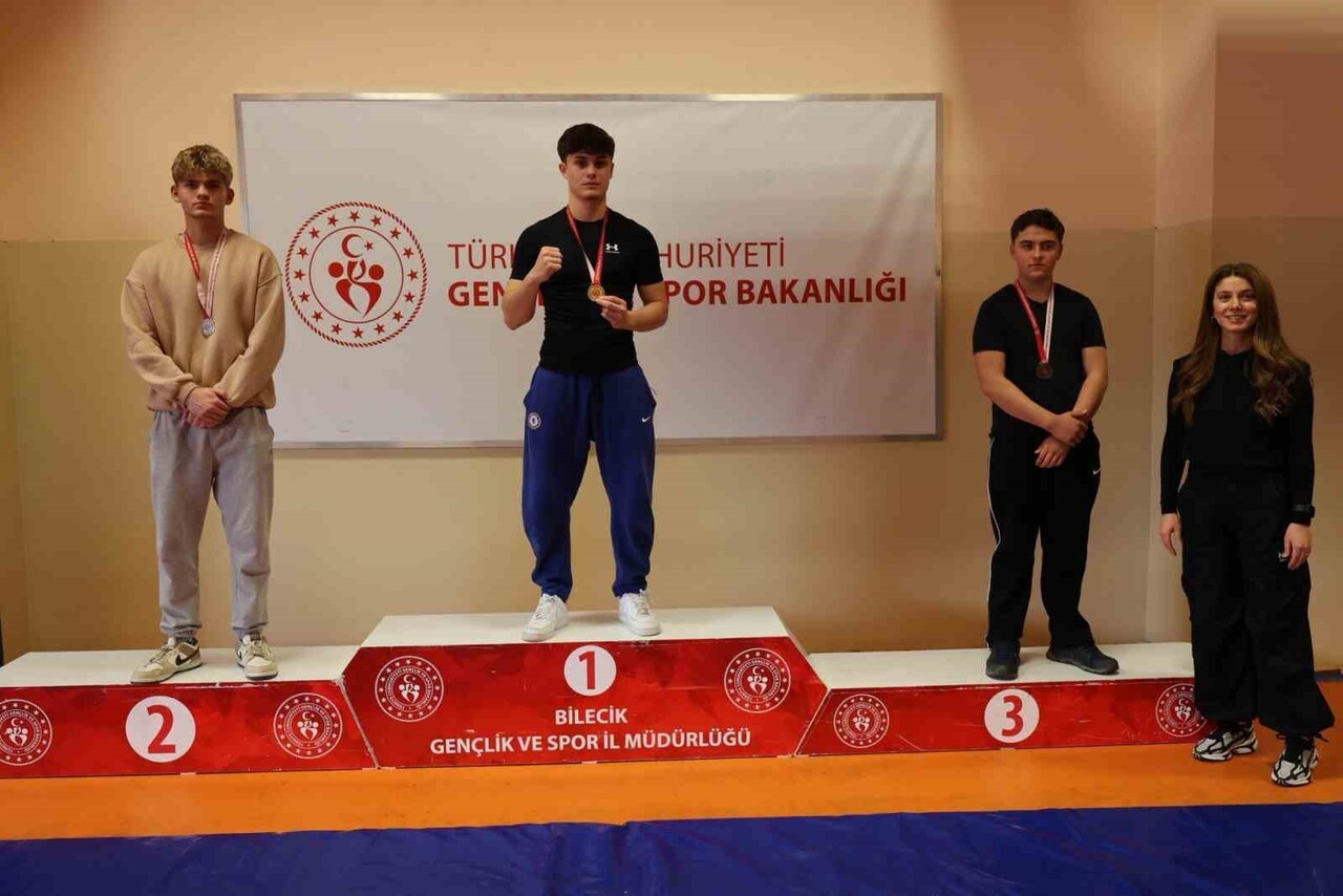 BİLECİK’TE BİLEK GÜREŞİ GENÇLER İL BİRİNCİLİĞİ TAMAMLANDI