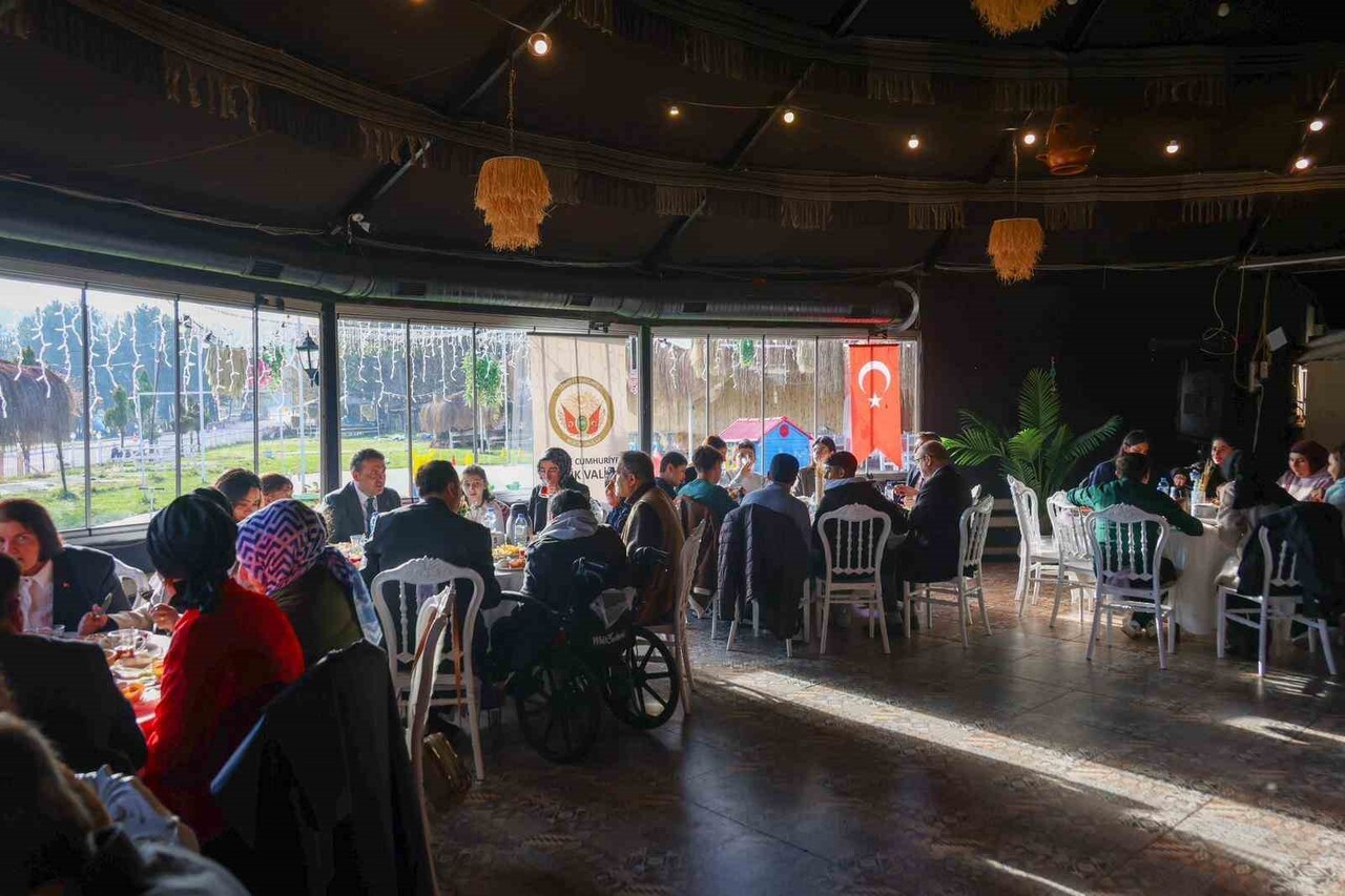 BİLECİK’TE DÜNYA ENGELLİLER GÜNÜ KUTLANDI