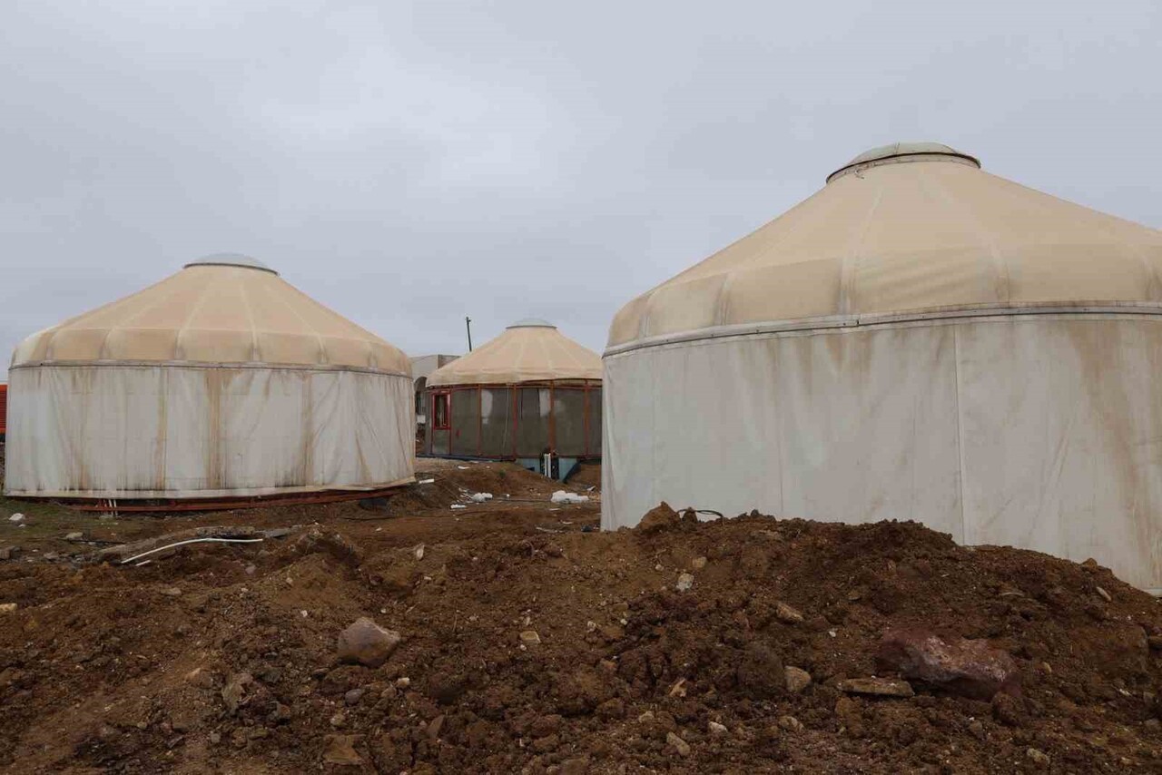 BİLECİK’TE ERTUĞRULGAZİ GENÇLİK KAMPI VE OBA TEMATİK PARKI ÇALIŞMALARINDA SONA GELİNDİ