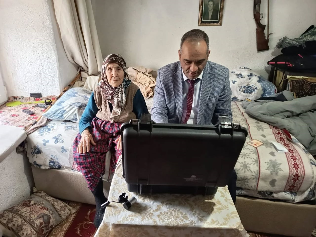 BİLECİK’TE KAMU HİZMETİ BÜYÜKLERİN AYAĞINA GİTTİ