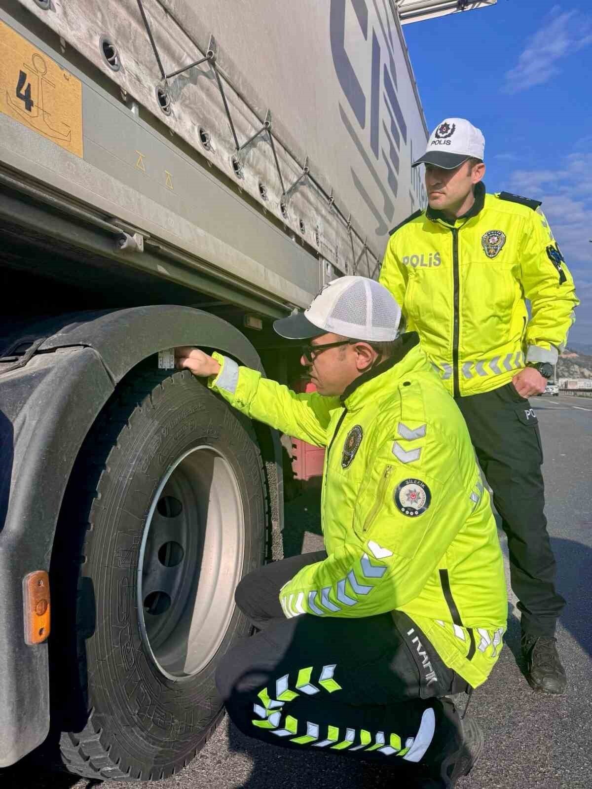 BİLECİK TRAFİĞİNDE KIŞ LASTİĞİ DENETİMİ