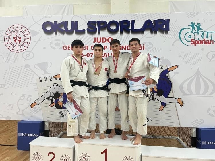 BİLECİKLİ JUDOCULARDAN TÜRKİYE ŞAMPİYONASI BİLETİ