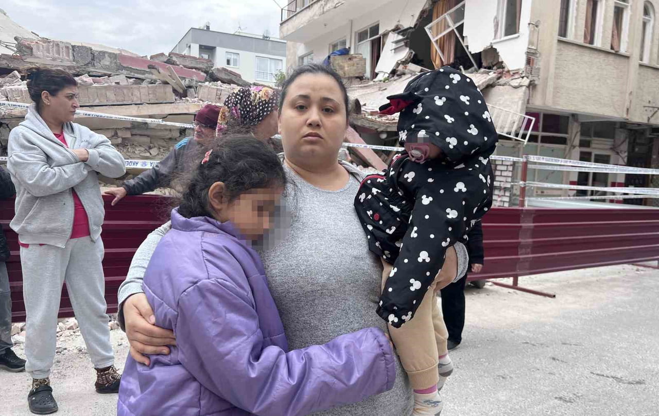 BİNA SAKİNİ GAMZE MUTLU "İKİ ÇOCUĞUMLA KARDA KIŞTA DIŞARIDA KALDIK" DEDİ.