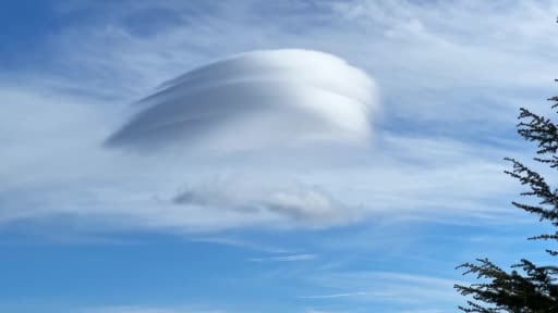 Bitlis semalarında mercek bulutlar böyle görüntülendi