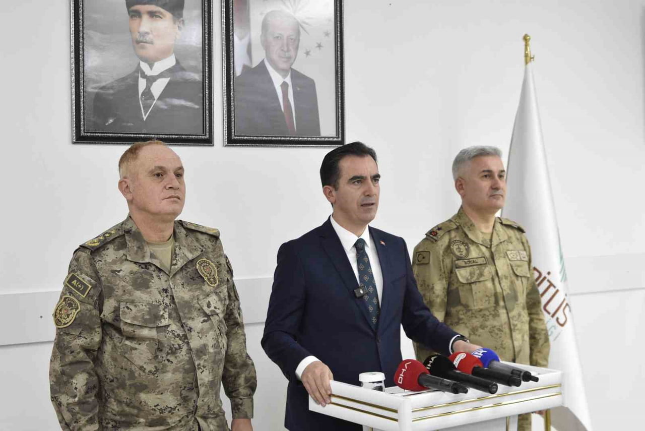 BİTLİS VALİSİ AHMET KARAKAYA, 2025 YILINDA İL GENELİNDE MEYDANA GELEN ASAYİŞ OLAYLARINI...