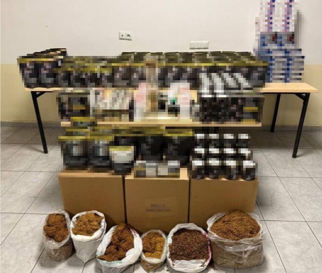 BOLU’DA EMNİYET VE JANDARMA EKİPLERİNİN OPERASYONLARI SONUCUNDA KAÇAK ELEKTRONİK CİHAZLAR, TÜTÜN...