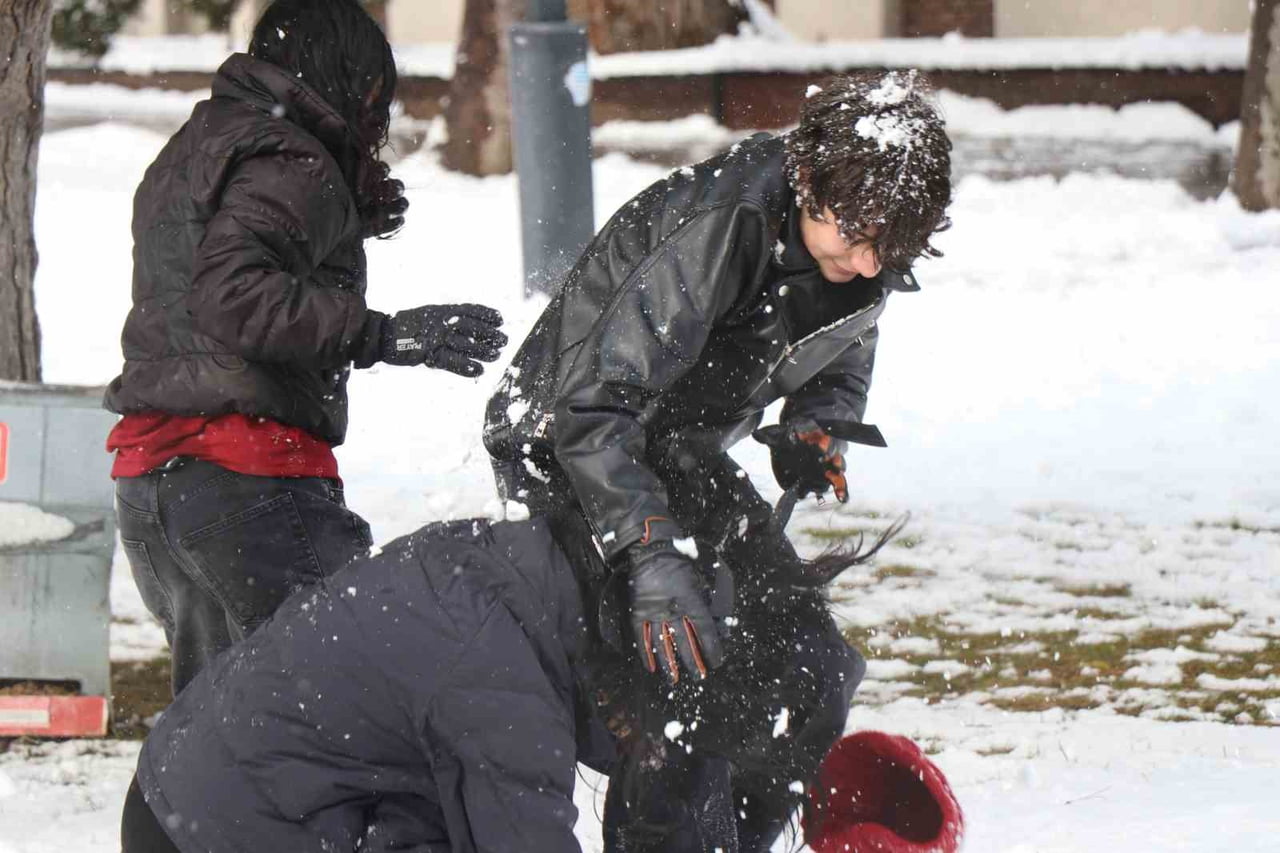 BOLU’DA ETKİLİ OLAN YOĞUN KAR YAĞIŞI VE BUZLANMA RİSKİ NEDENİYLE İL GENELİNDE EĞİTİM-ÖĞRETİME 29...