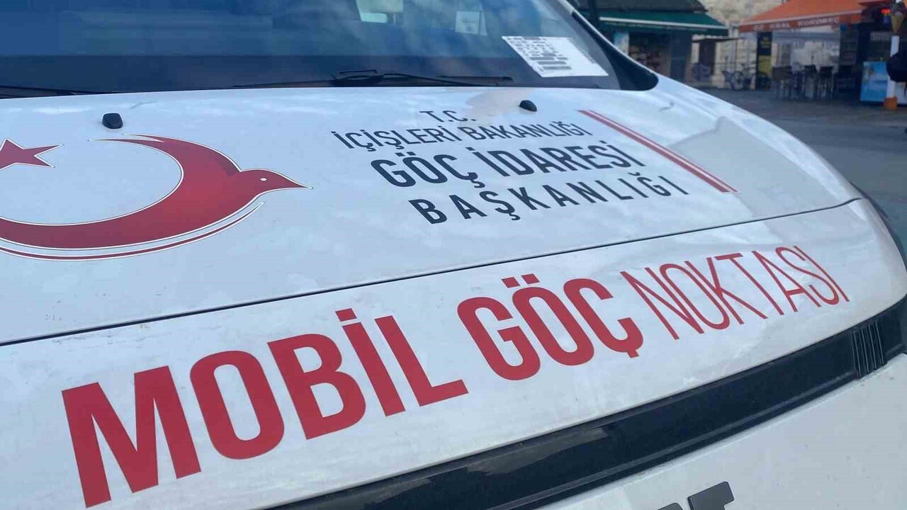 BOLU’DA GÖÇMEN KAÇAKÇILIĞIYLA MÜCADELE ŞUBE MÜDÜRLÜĞÜ İLE ASAYİŞ ŞUBE MÜDÜRLÜĞÜ EKİPLERİNİN İZZET...