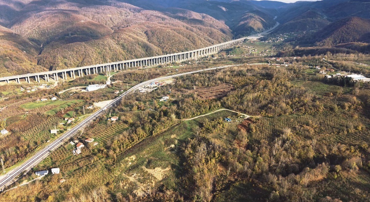 BOLU DAĞI GEÇİŞİNİN DÜZCE'NİN KAYNAŞLI İLÇESİ SINIRLARINDA KALAN BÖLÜMÜ, DRON İLE KAYDA...