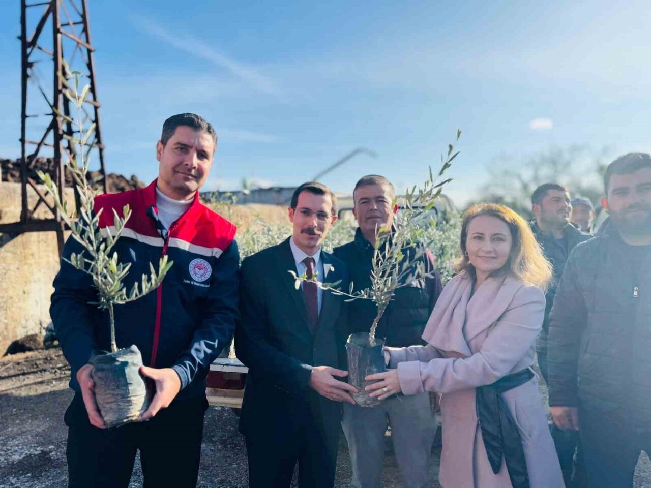 BOZDOĞAN’DA 8 BİN 700 ADET FİDAN DAĞITILDI