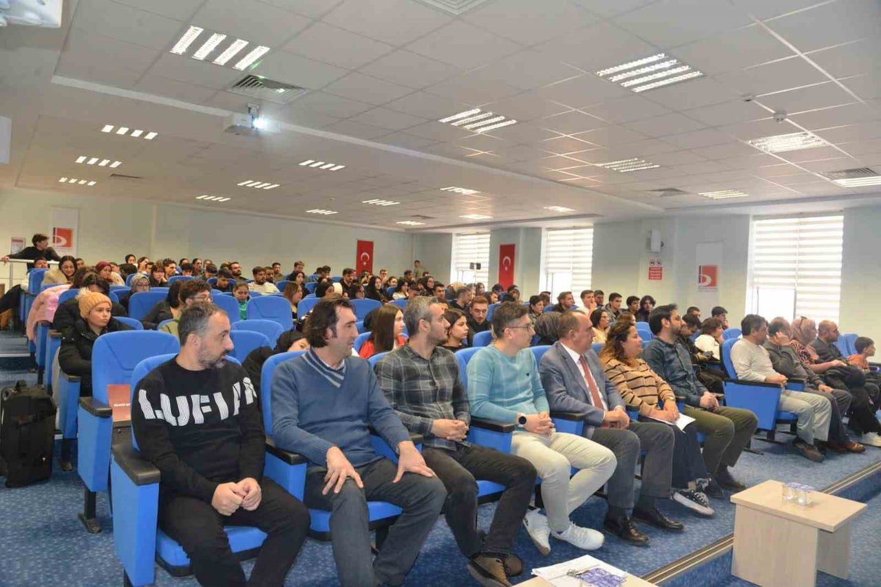 BŞEÜ’DE ‘GÖKTAŞI AVCISI’ SEMİNERİ YOĞUN İLGİ GÖRDÜ