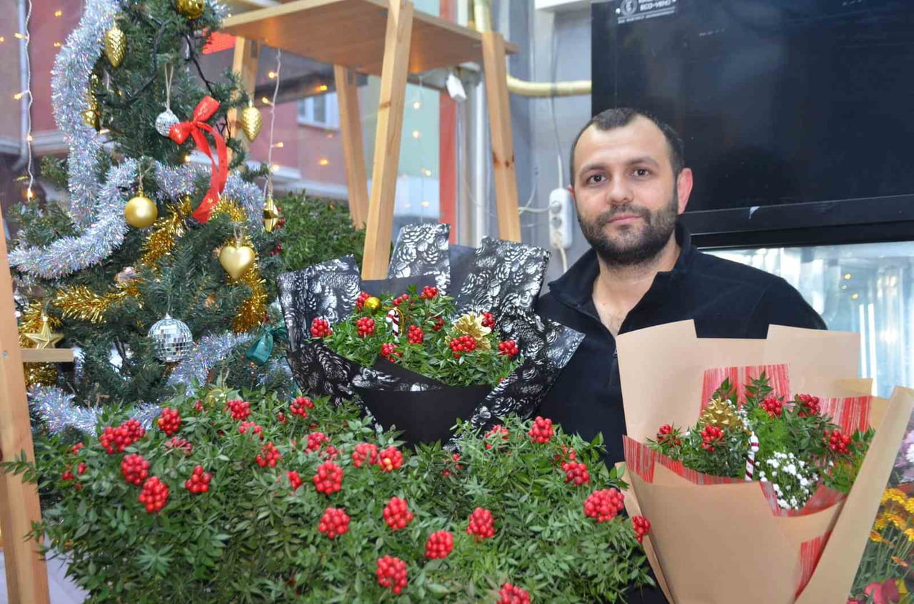 BU ÇİÇEĞİ ALAN YAŞADI