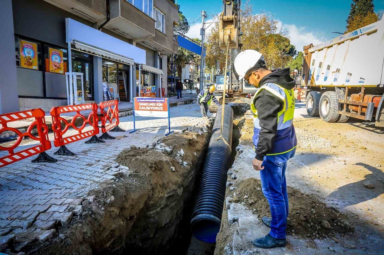BULDAN İLÇE MERKEZİNDE ALTYAPIYI GÜÇLENDİRMEK AMACIYLA 25,7 MİLYON BÜTÇEYLE 2 BİN 860 METRE...