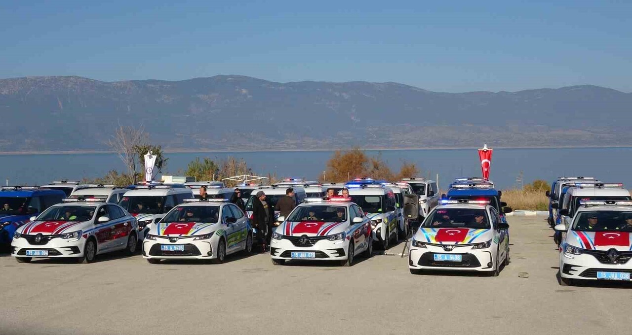 BURDUR'DA EMNİYET VE JANDARMA TEŞKİLATLARINA KAZANDIRILAN 56 YENİ HİZMET ARACI, BURDUR GÖLÜ...