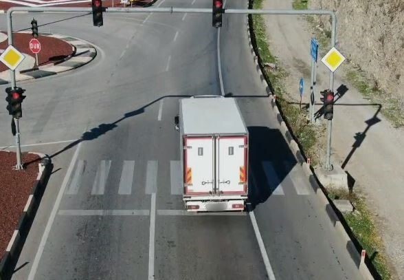 BURDUR'DA POLİS EKİPLERİ TARAFINDAN YAPILAN DRON VE IŞIKLI VE SESLİ UYARI İŞARETLERİNİN USULSÜZ...