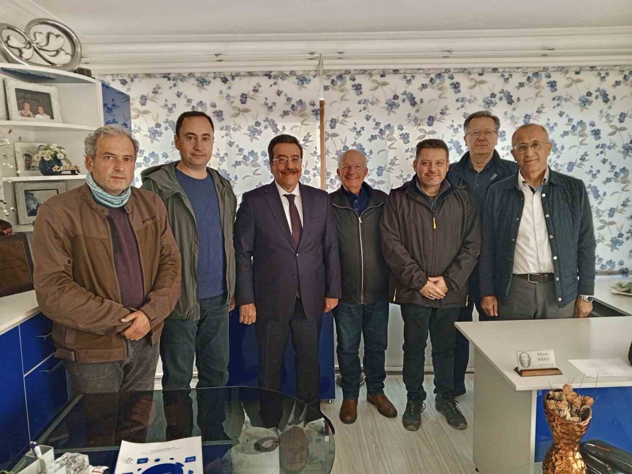 BURHANİYE KAYMAKAMI CUMALİ ATİLLA, BURHANİYE EĞİTİM FAALİYETLERİNİ DESTEKLEME DERNEĞİ'Nİ ZİYARET...