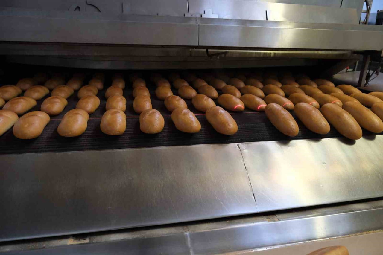 BURSA'DA BESAŞ EKMEĞİNE YENİ YILLA BİRLİKTE ZAM GELDİ. 12,5 LİRA OLAN 400 GRAM EKMEK 17,5 LİRAYA...