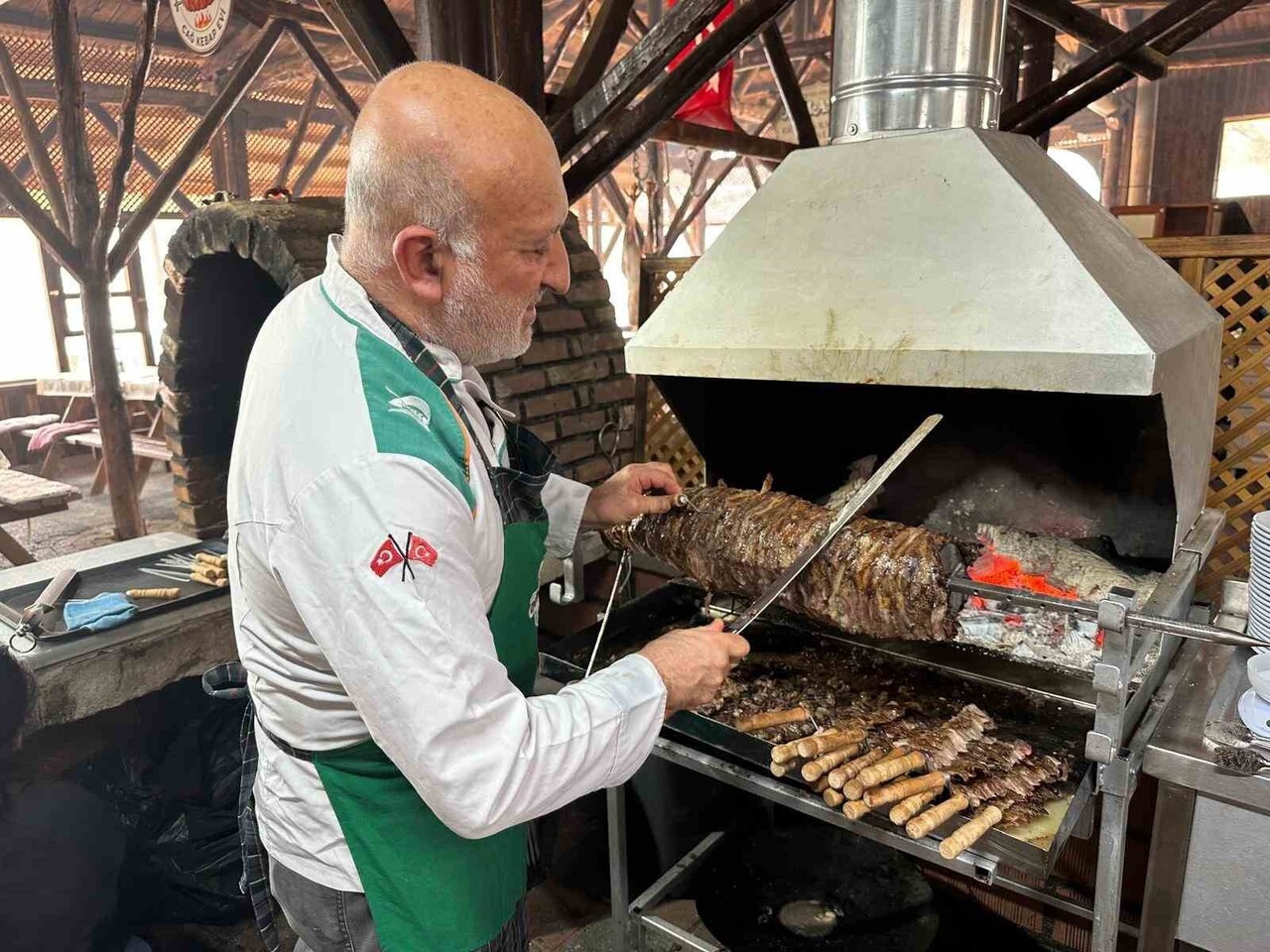 BURSA'NIN BÜYÜKORHAN İLÇESİNDE YAKLAŞIK 400 YIL ÖNCE YAPILDIĞI TAHMİN EDİLEN TAHIL HANI'NDA...